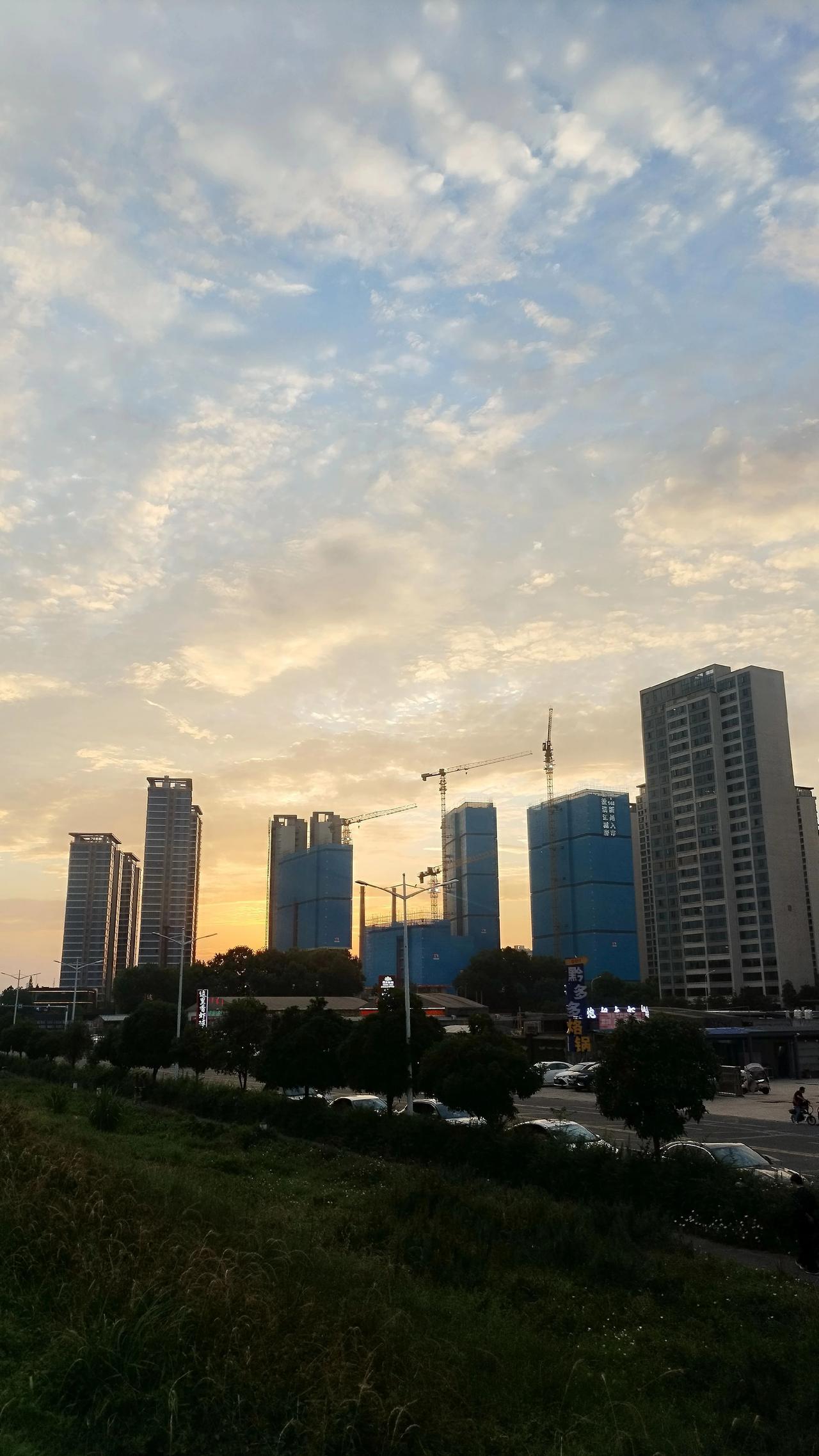 每天日升日落，但每个日落都是不同的风景