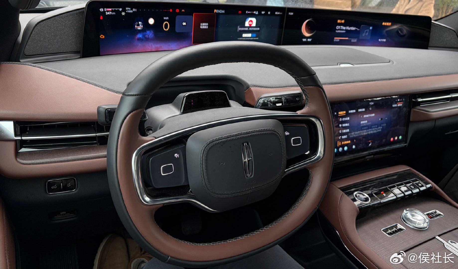 皇冠的没牌音响得到了专业人士的认可。“低频到中频的衔接很完美”听了一下这个和B&