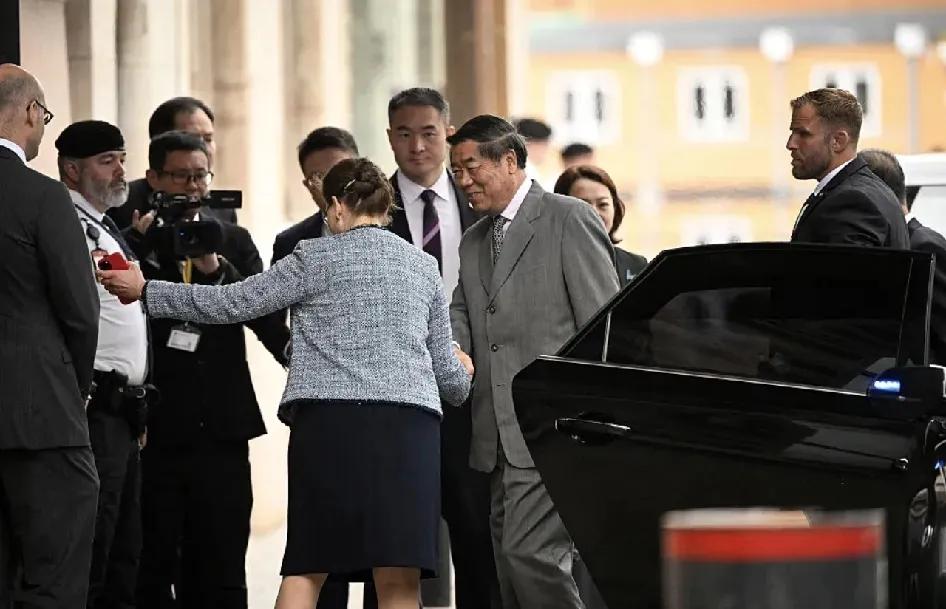 中美在瑞典斯德哥尔摩的第3轮经贸会谈达成核心成果：双方同意将已暂停的24%对等关