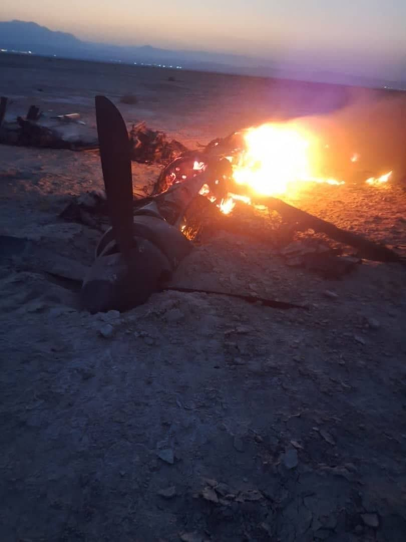 🔻伊朗防空部队击落的另一架美国 MQ-9A“死神”无人机残骸，坠落在布什尔省霍