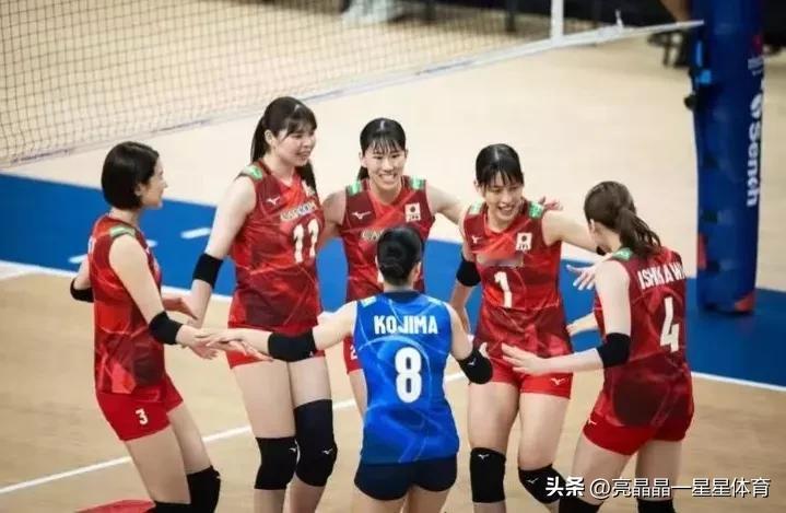 随着日本女排2-3负加拿大！最新世界排名如下[玫瑰]

世界第1—土耳其女排
世