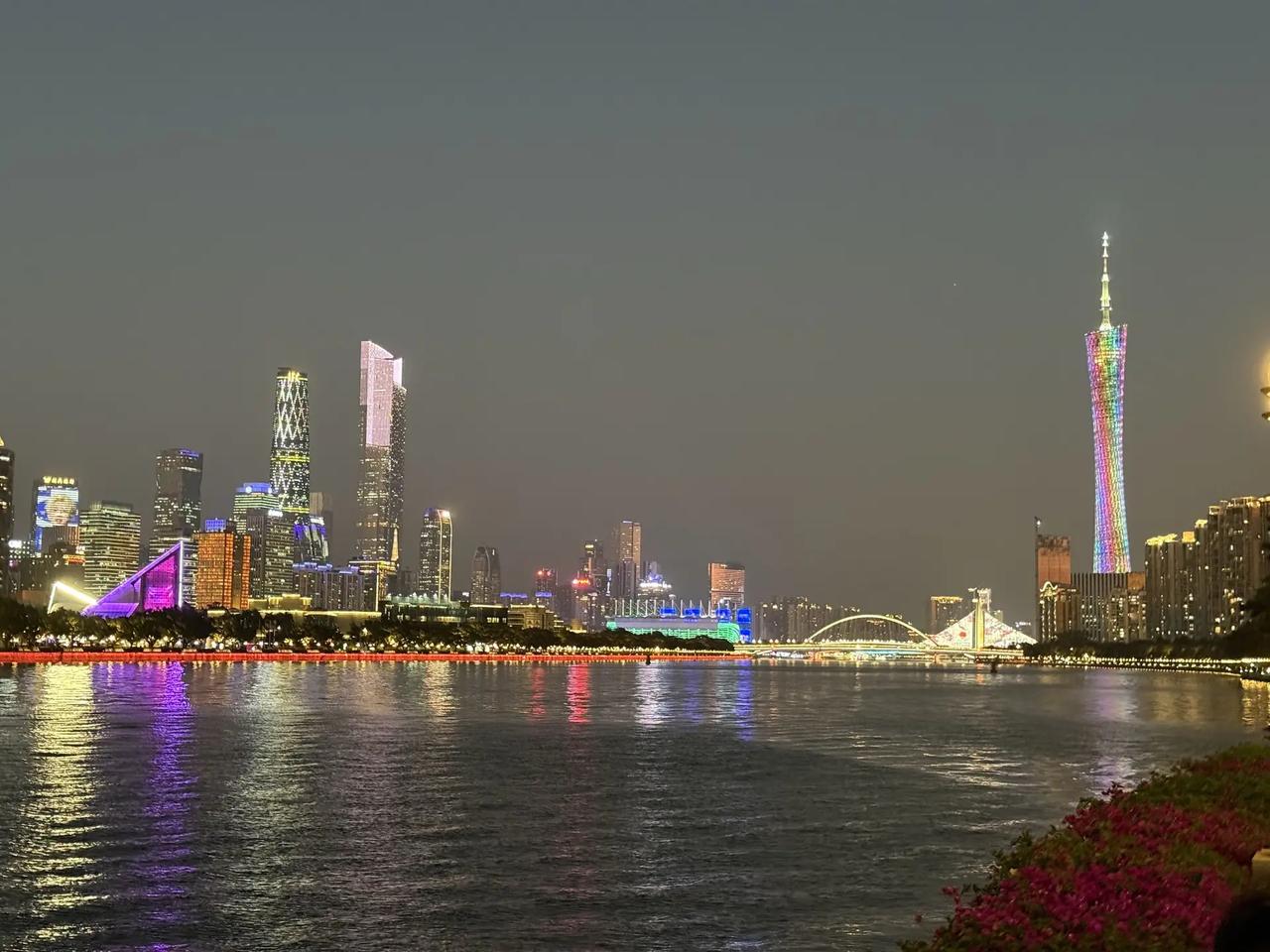 于海青：为何说在广州呆时间越久就越喜欢？ 广州有着不一样的生活气息，所以说食在广