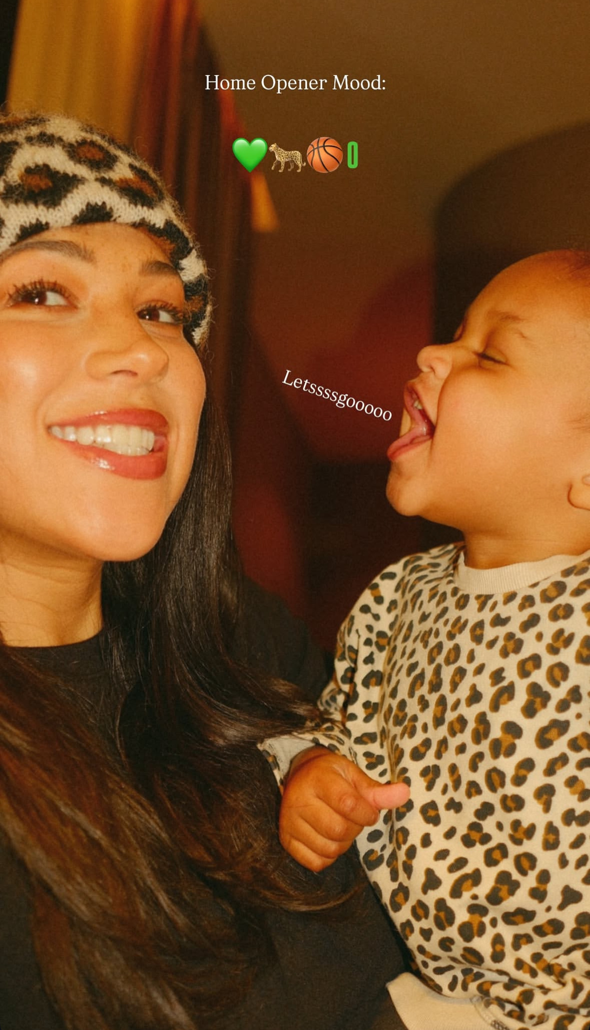 杰隆布朗的妻子更新ins story 分享她和孩子的自拍🤳写到：辽宁队赛季首个