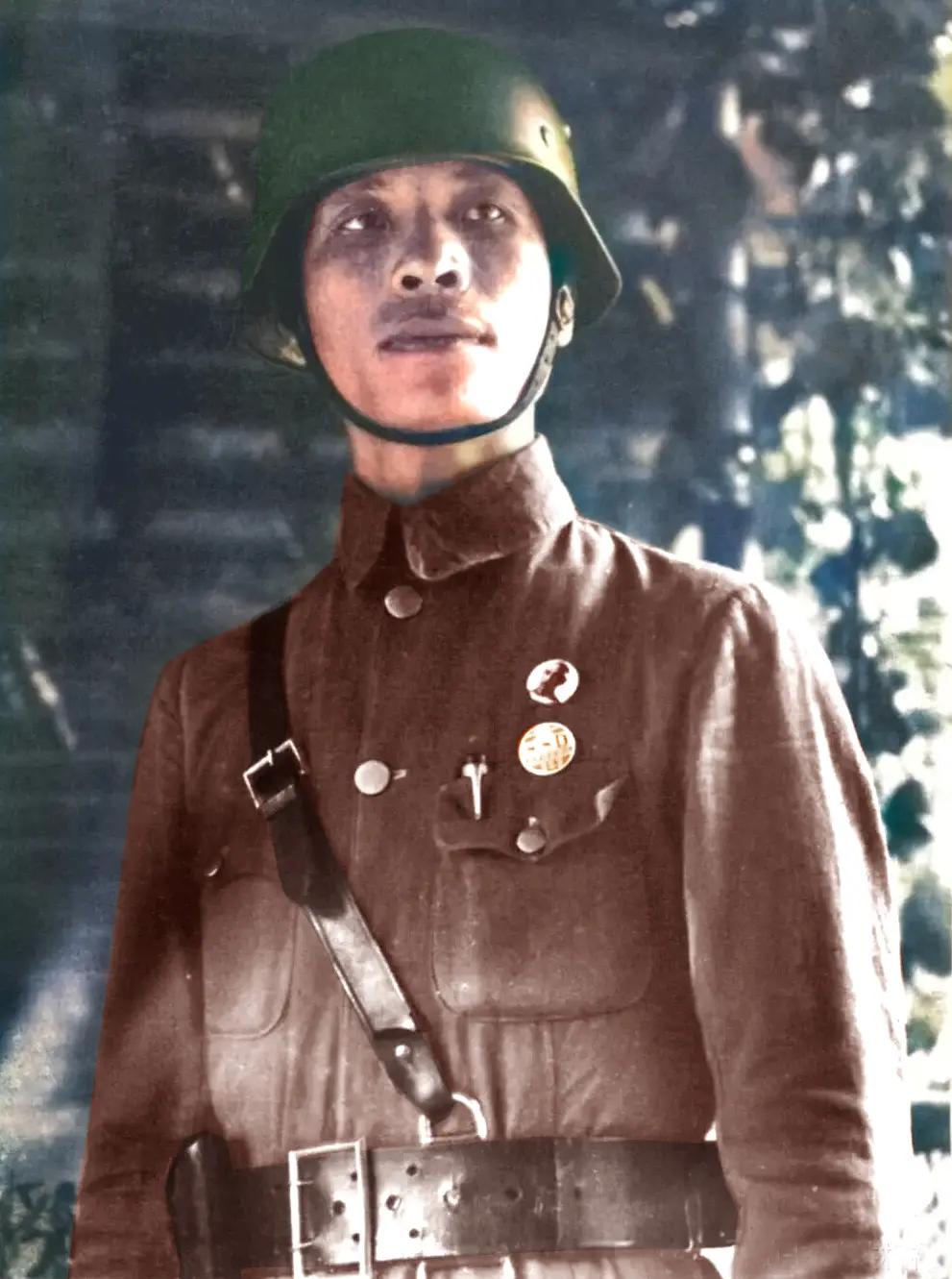 1957年，黄百韬的儿子黄效先，枪杀了与他关系暧昧的男性朋友，结果被判死刑。黄百