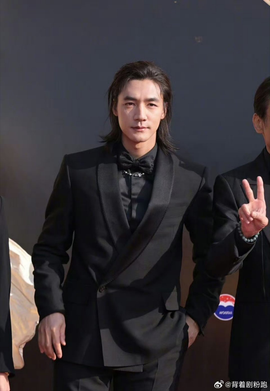 CMG电影盛典红毯怼脸生图🈶，沈腾马丽红毯又合体了，俩人的红毯真的很有乐子黄晓