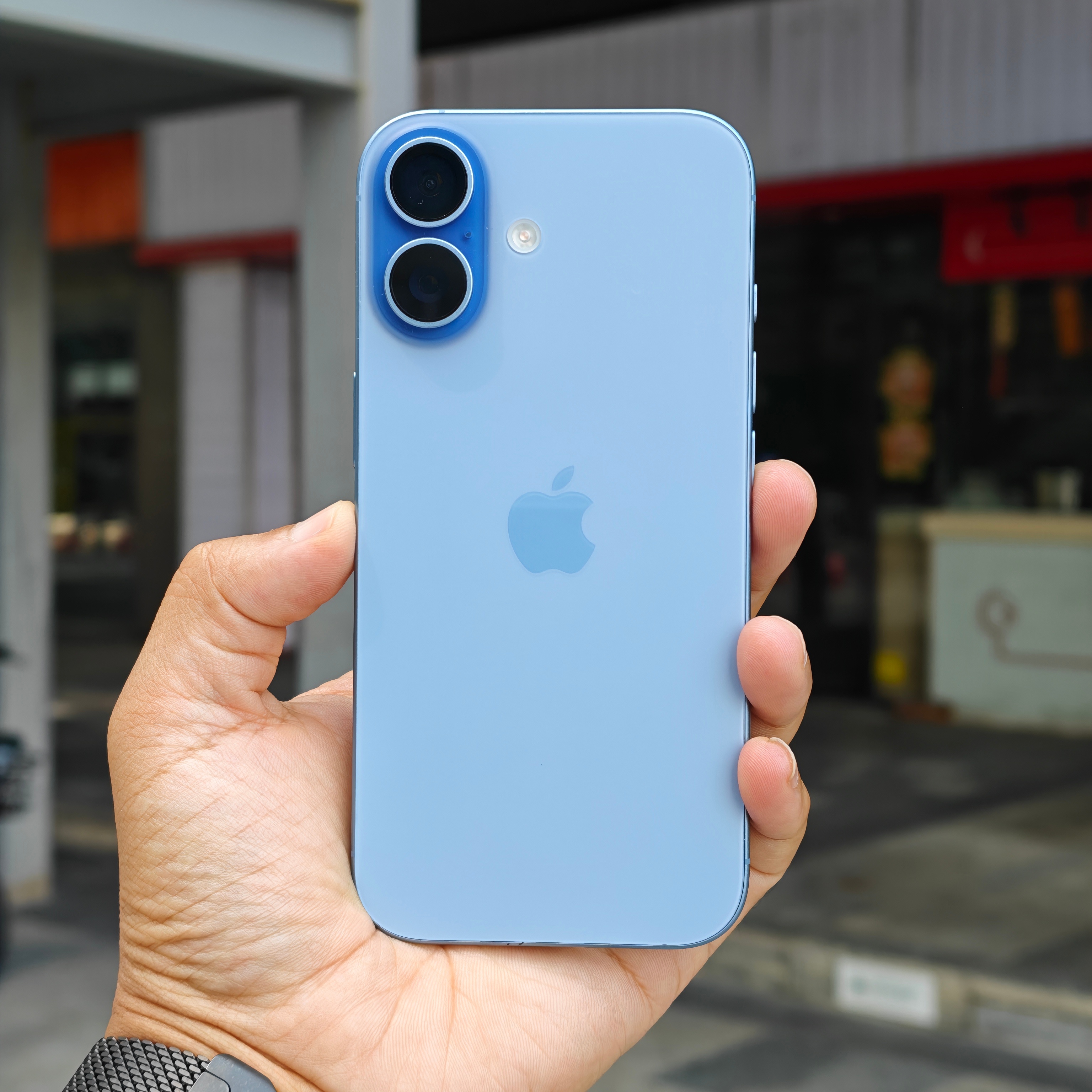 本以为 iPhone 17 热度不低，没想到热销势头能维持得这么猛！以 256G