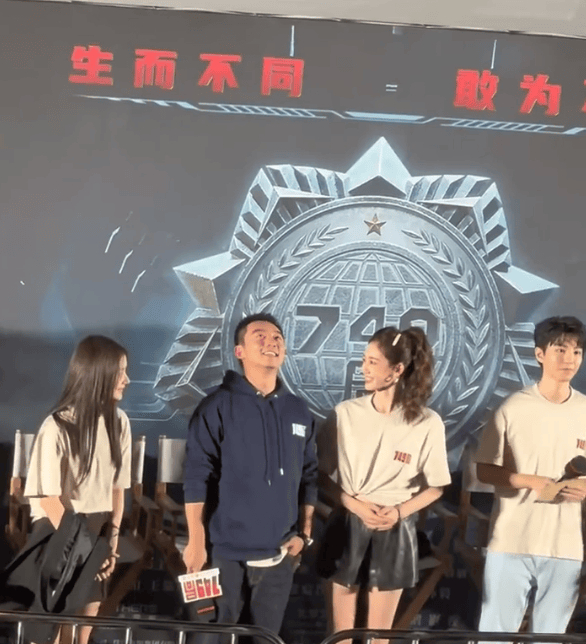 王中磊官宣郑恺苗苗已生仨娃 早前曾传出三胎是早产儿。在《749局》的宣传活动上，