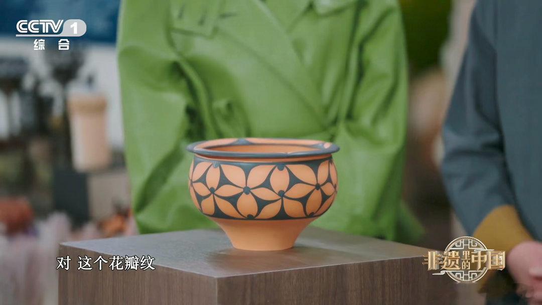 老祖宗怎么可以聪明成这样几千年前的陶瓶喝完水自动下班非遗里的中国 现代人还在纠结