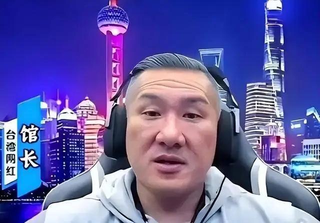 “国民党打内战，输给了共产党，被赶到台湾来，在岛内又被民进党打败了，成为在野党，