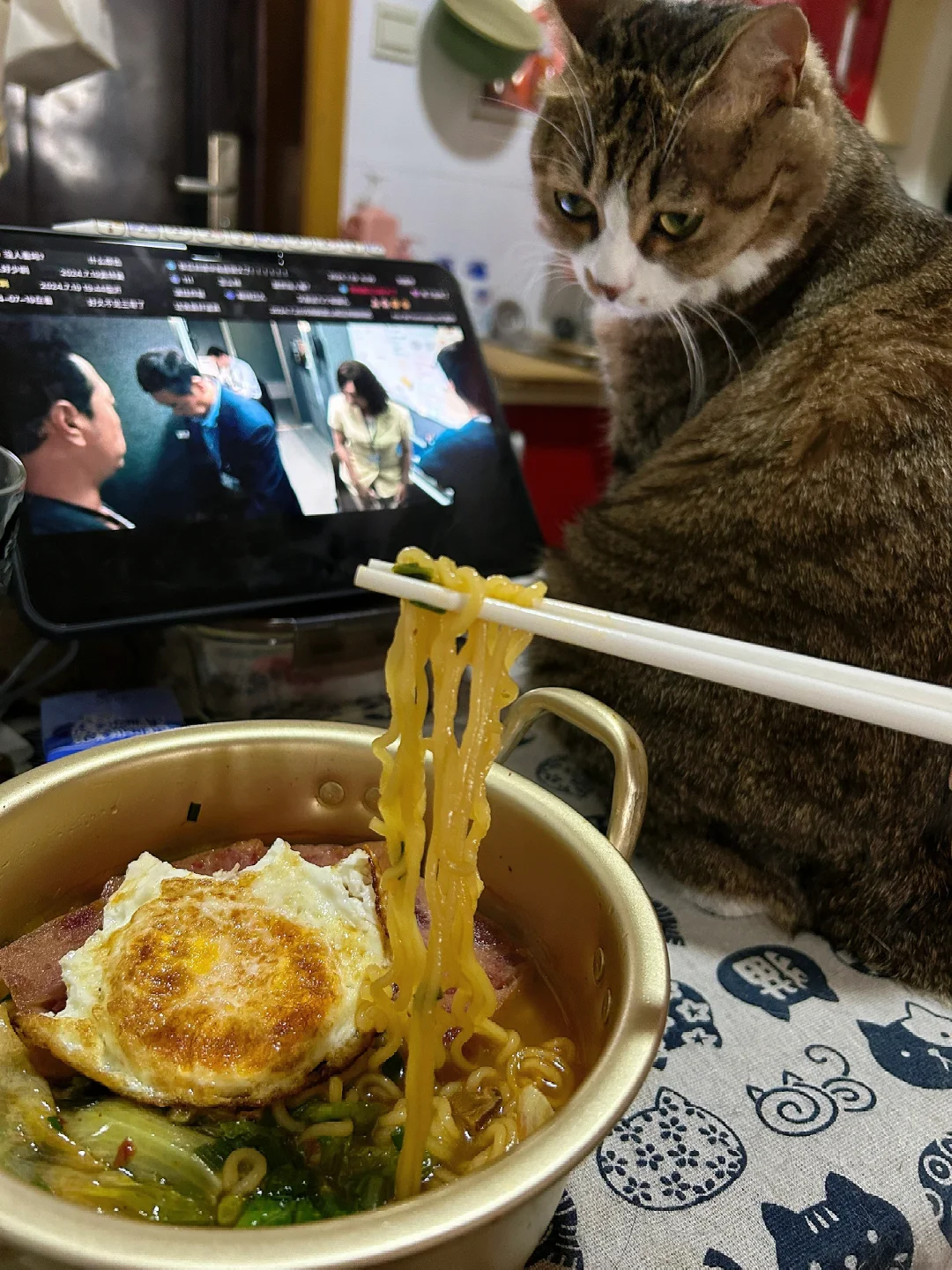 看上了我的豪华版辛拉面～