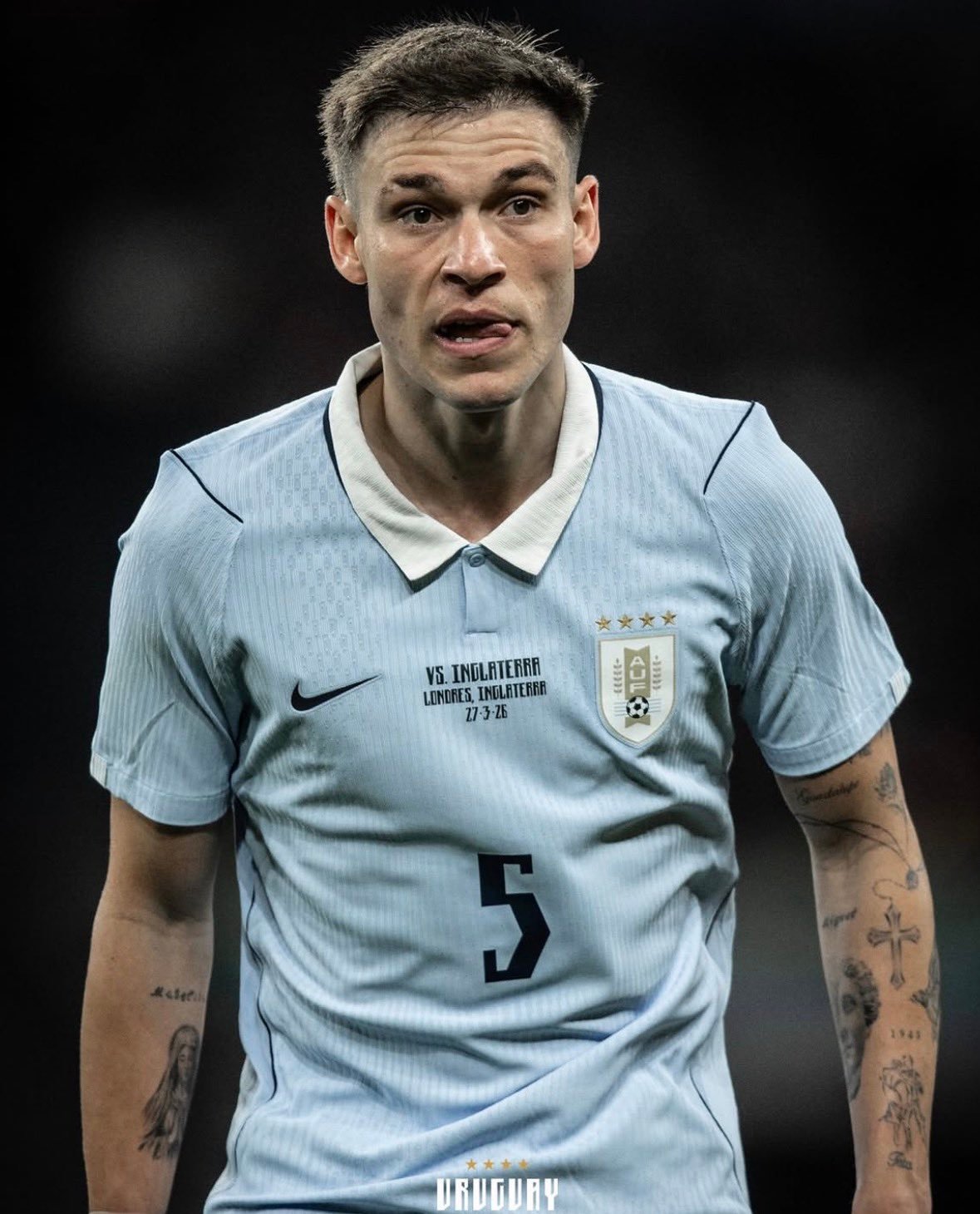 在英格兰1-1战平乌拉圭的比赛中，马奎尔为英格兰出战90分钟，梅努替补出场29分