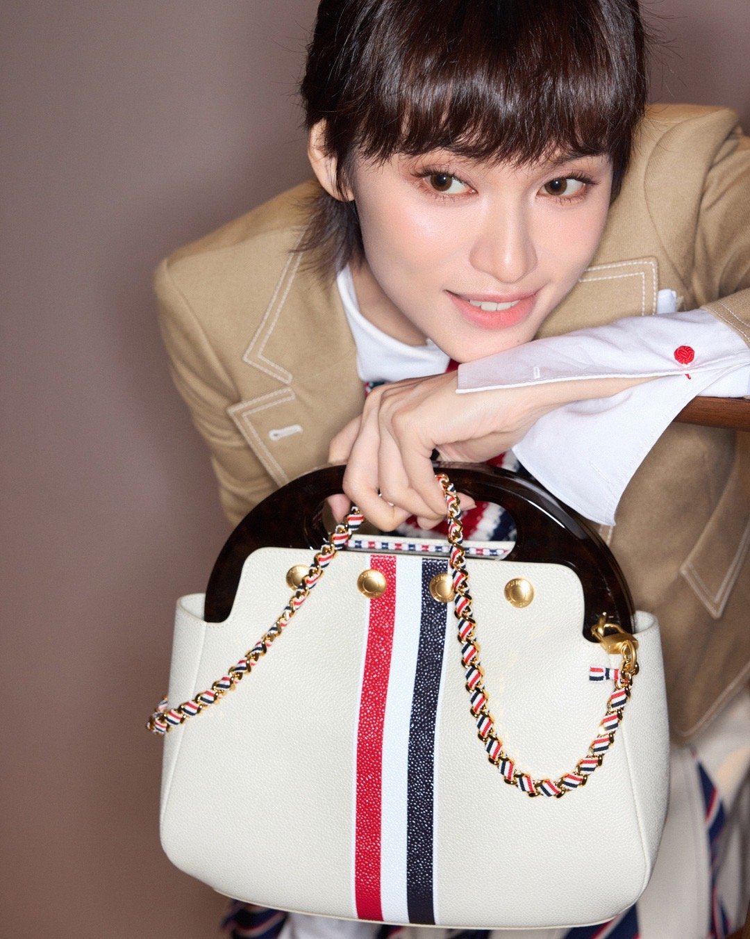 王丹妮｜时髦灵动的网球少女🎾来自演员王丹妮的一组学院派运动风造型大片～主演电影