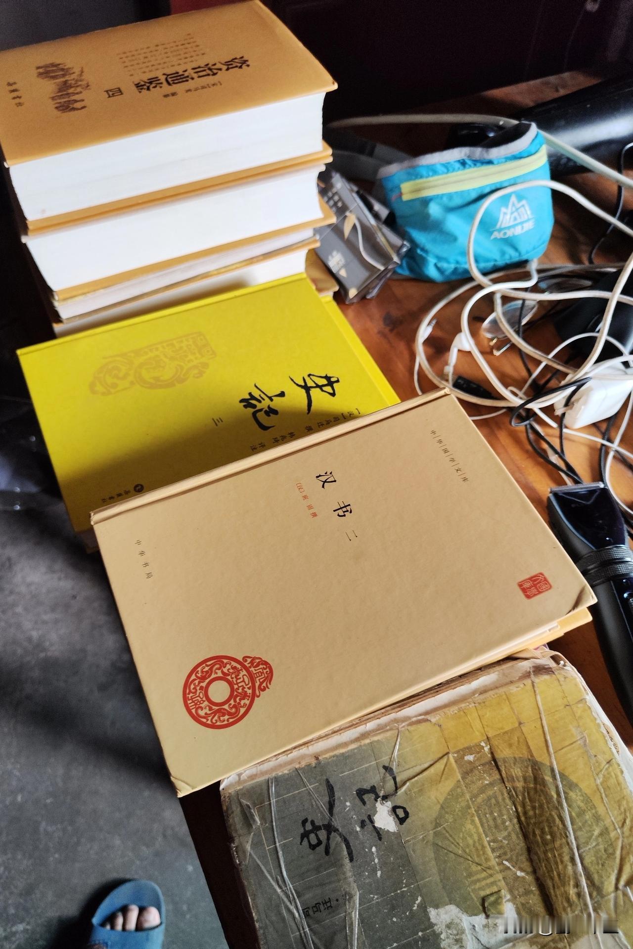 楚汉之争的垓下之战，项羽必须死，项羽过了江，也要被追杀，还要把几十万江东父老填进