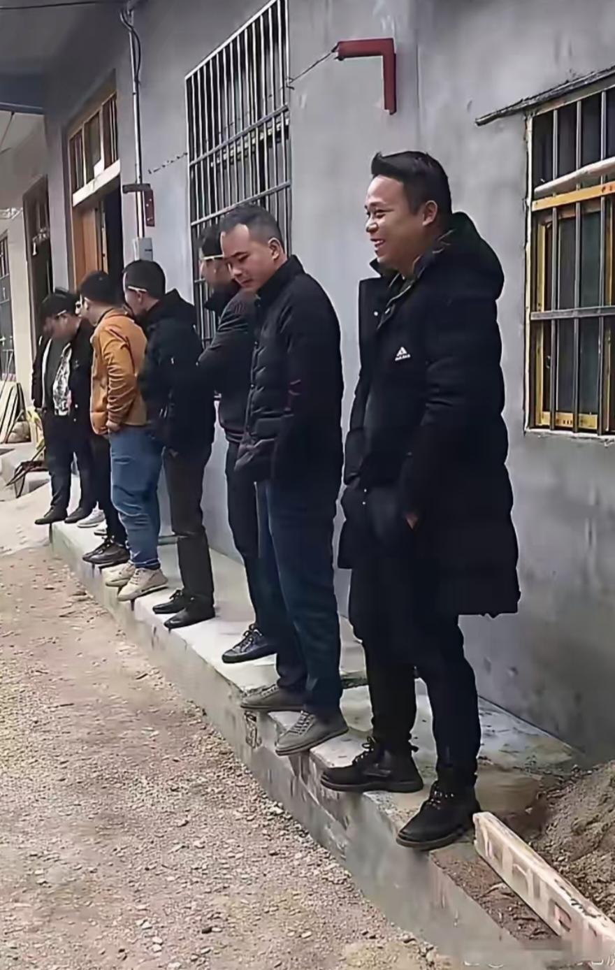 65岁了，突然发现自己
活的很失败!
儿子都32了，在上海读完本科又读研究生的，