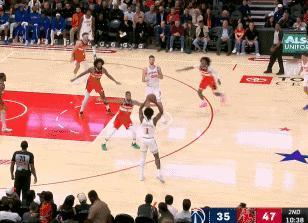 火箭新星谢泼德轰进第5记三分打停奇才！
北京时间11月13日，火箭与奇才的比赛来