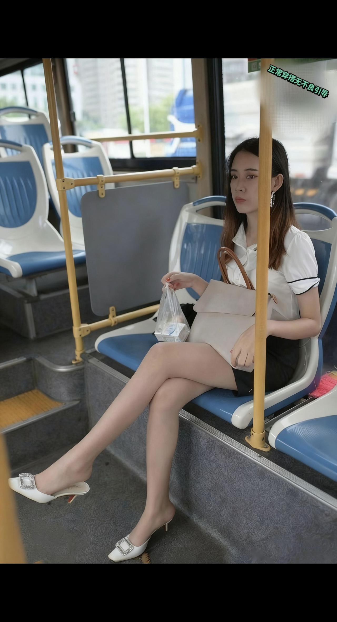 我也算公交车上仅存的一股清流了😥