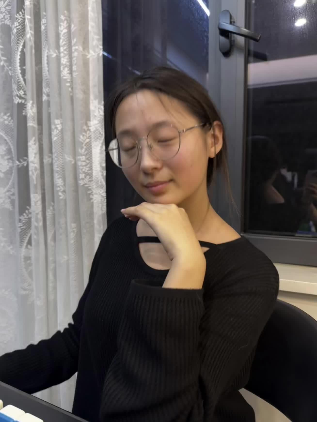 不多说了姐去训龙了～