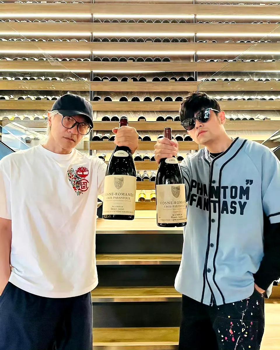 周星驰，周杰伦，
娱乐圈最牛的双周了吧？