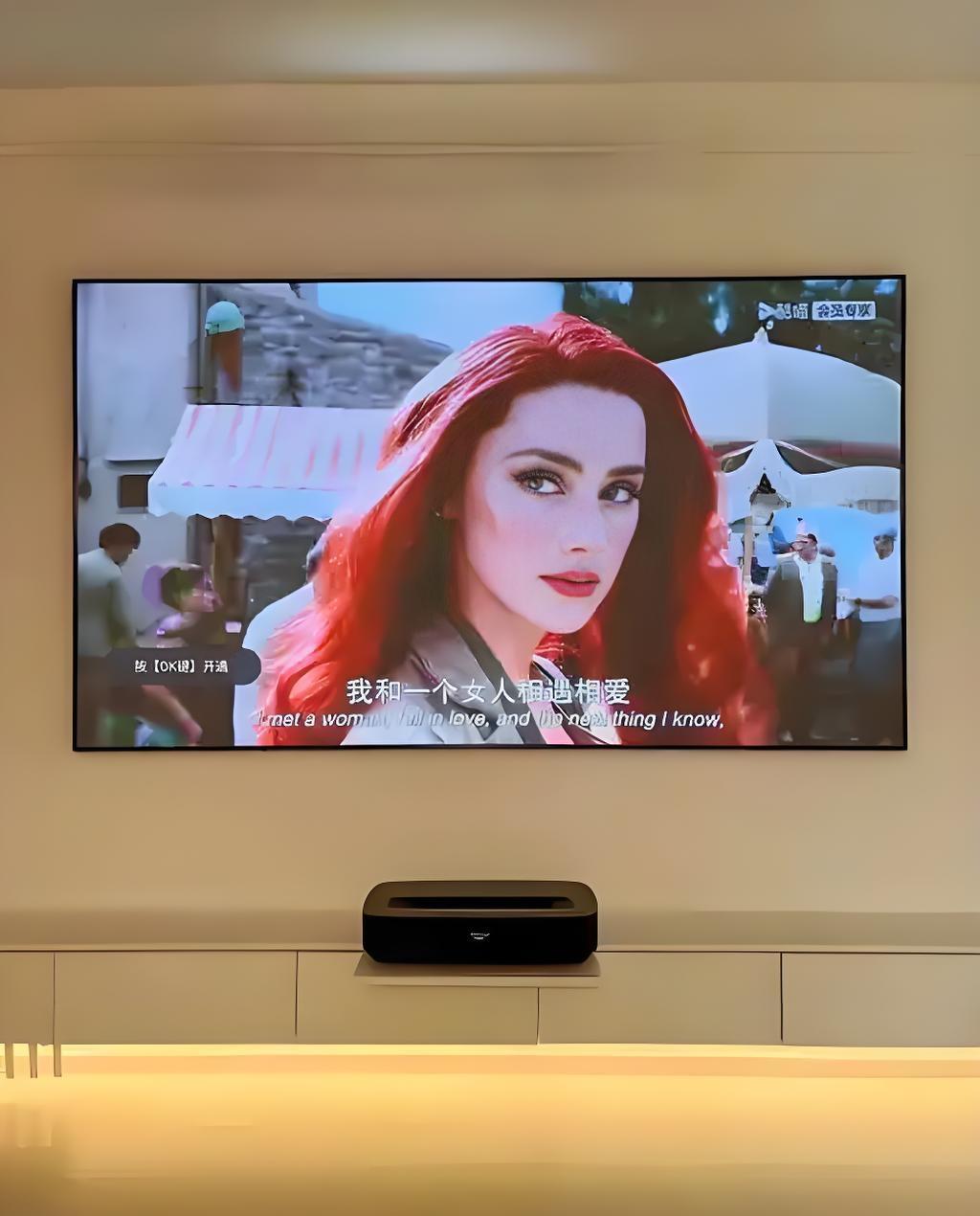 激光电视护眼这事，还真有点门道。从技术上看，它采用先进显示技术，光源和传统电视不