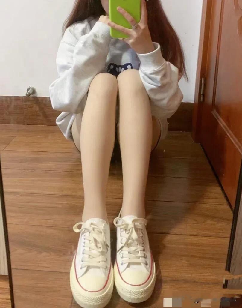 穿上帆布鞋又似乎回到了高中时代
