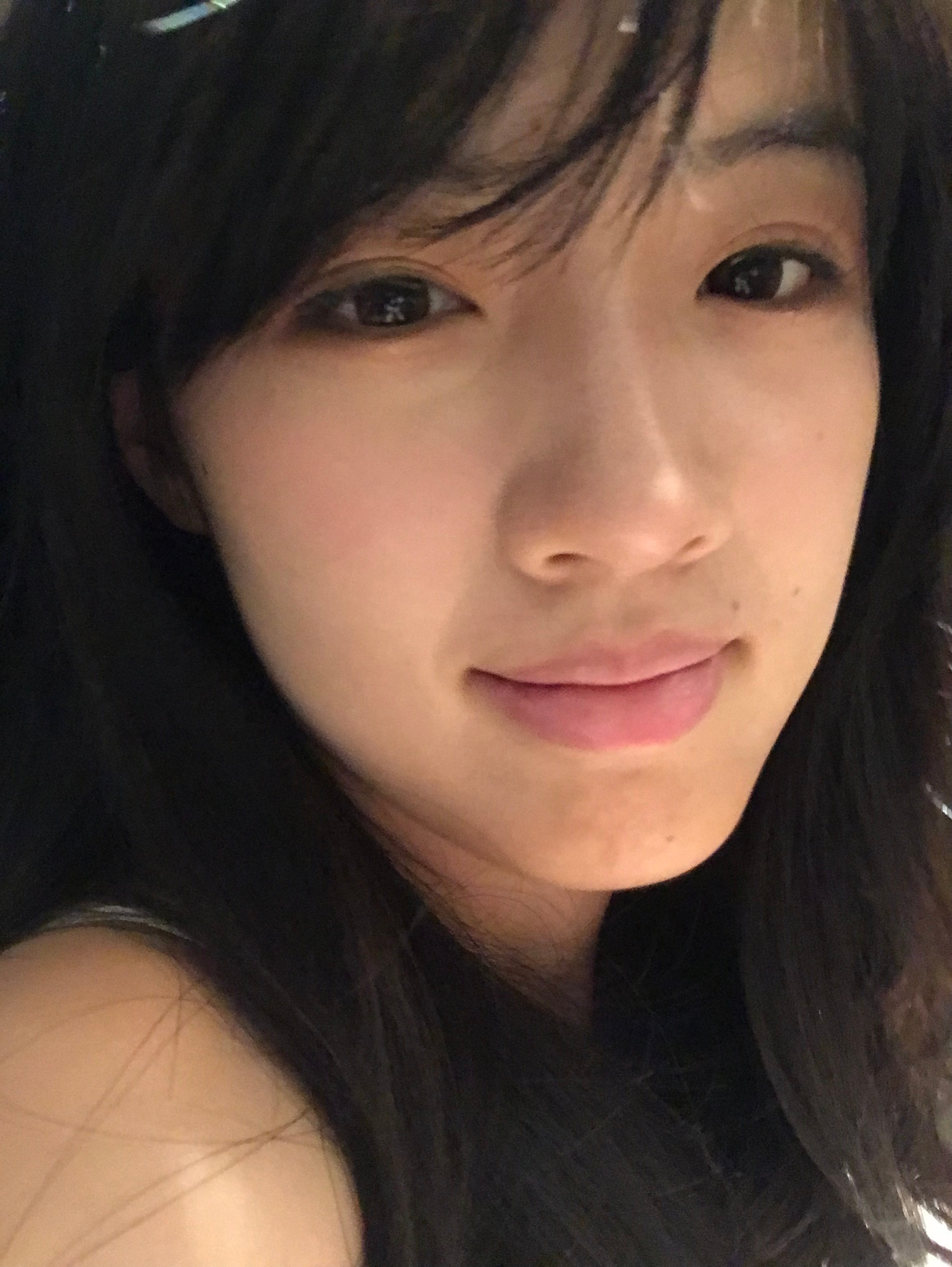 昨天工作到了凌晨六点但发现好像是一天最不肿的时候，遂拍之 