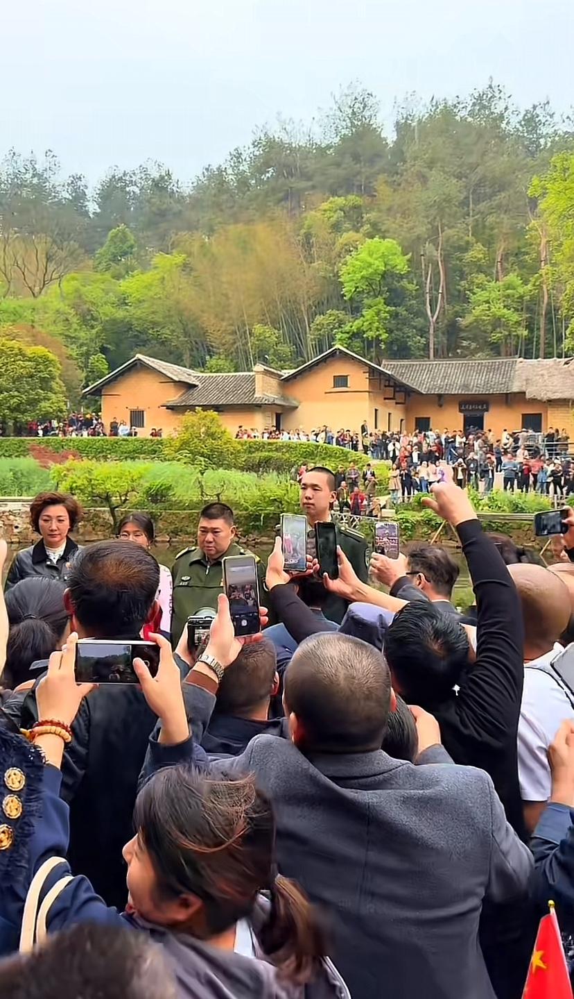 这是什么样的情怀能有如此高的关注度？个人总结，初心不变是主因，有一颗始终保持为人