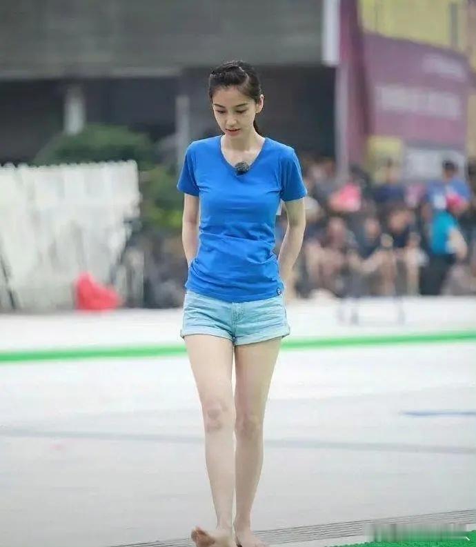 Baby第一次参加跑男的时候好青涩终于明白他为什么能大吸粉了 