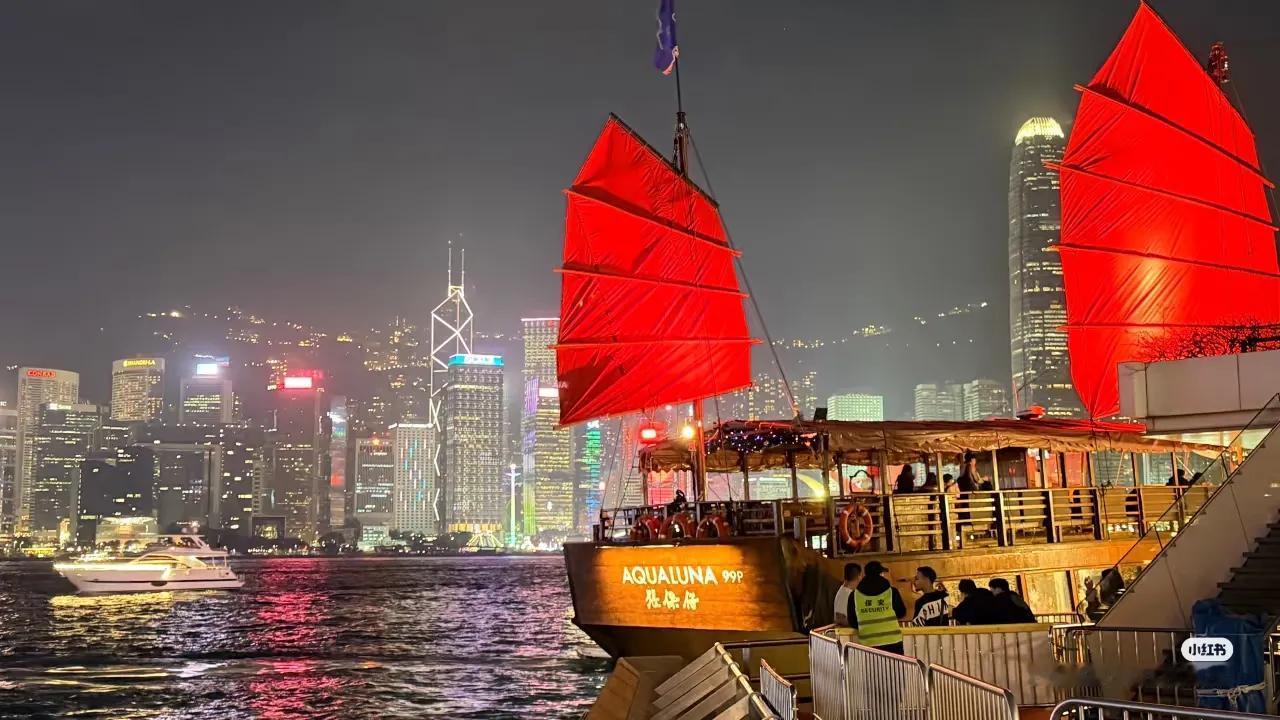 天亮了，平安夜过完了！！！已婚的的朋友，昨晚平安夜都是怎么过的？


感谢我们曾