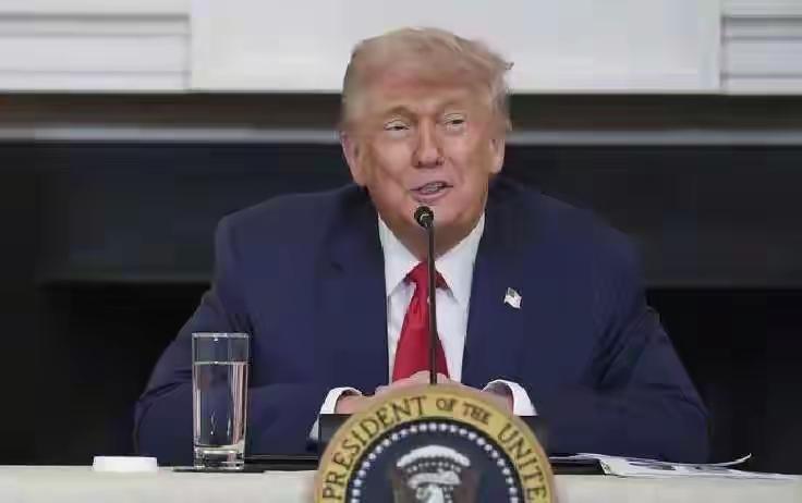 欧洲新闻网”的新闻标题是这样的:“特朗普说现在有两个超级大国，那我们欧洲又在哪里