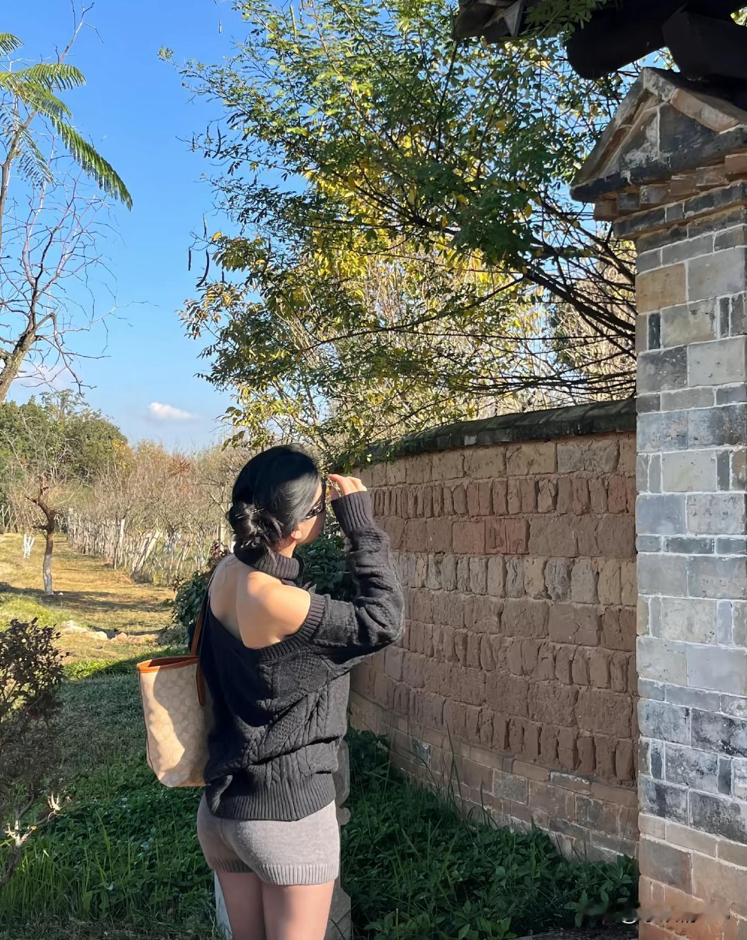 我会等你，但我绝对不会主动去找你，原因就是，我能确定我的心意，但我不知道你的心意