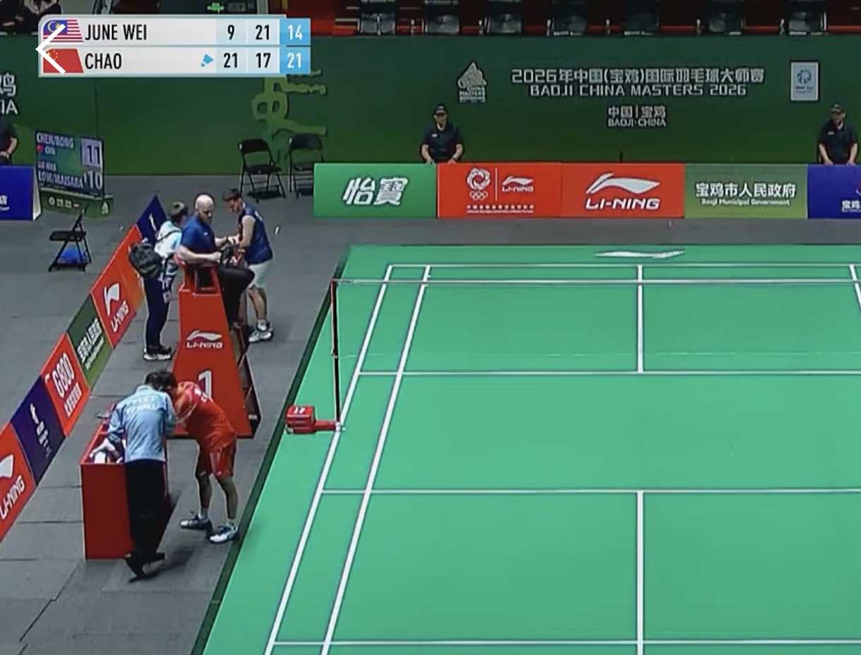 孙超🇨🇳 21-9、17-21、21-14 🇲🇾詹俊为下轮：孙超🇨🇳