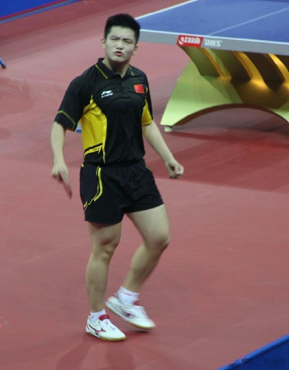 樊振东各情境下的可爱模样🐼“敦实” 