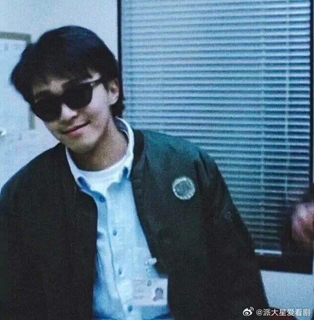 周星驰电影内核始终如一看似无厘头的喜剧，内核都是善意与坚持，不管多久星爷依旧共情