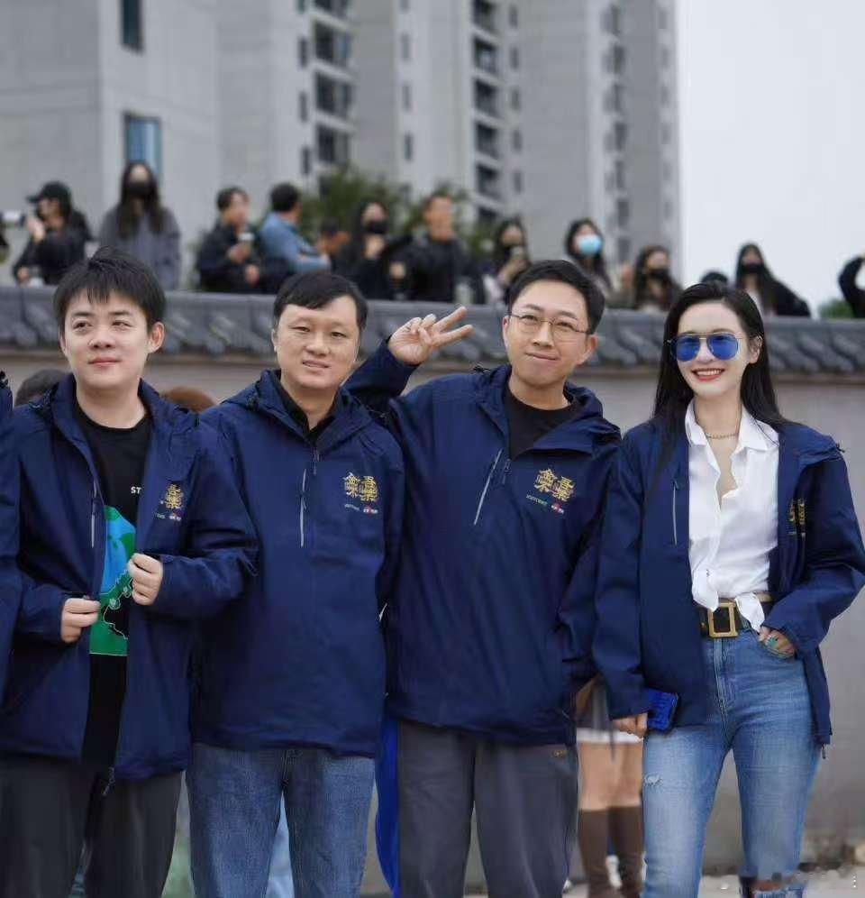 于正要继续独占鳌头金吾不禁开机图金吾不禁开机图，好，[嘻嘻][嘻嘻][嘻嘻] ​