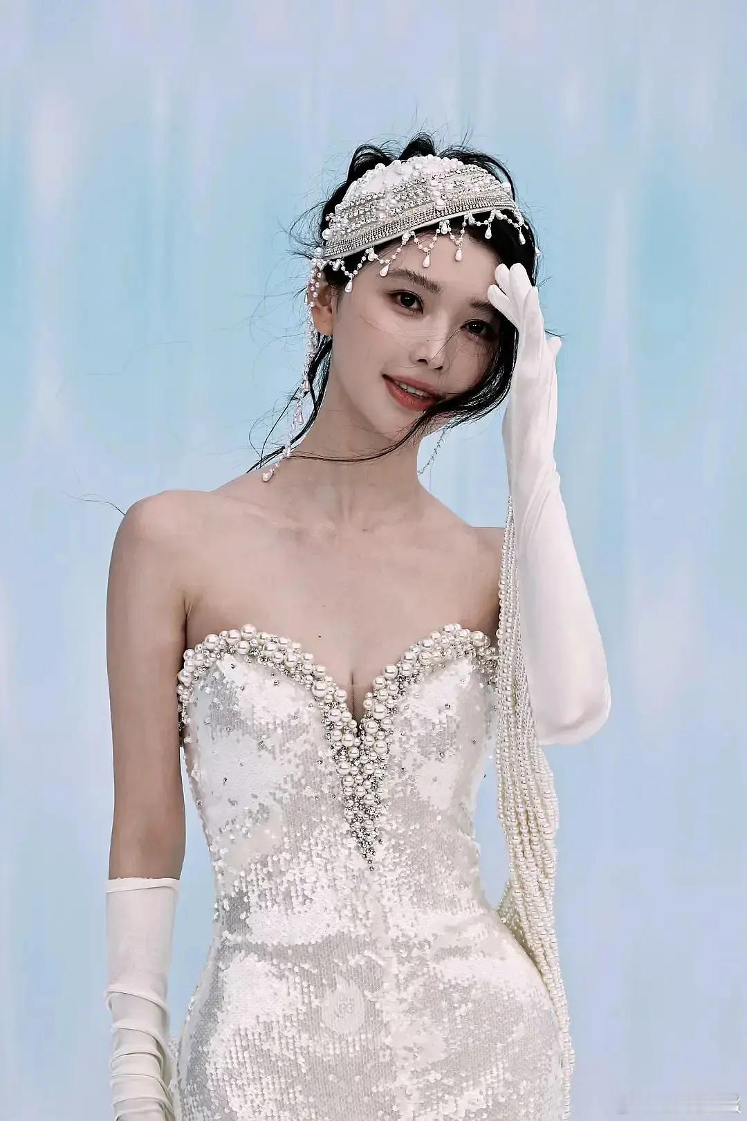 方圆真的好漂亮…见光也美 ​​​