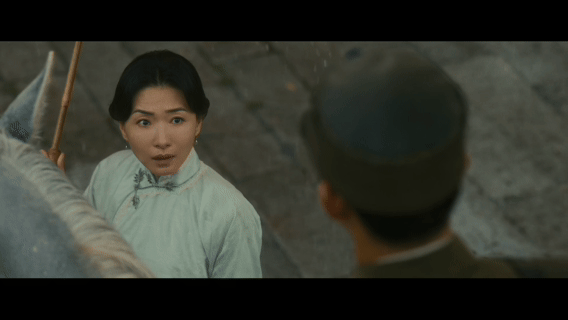 王阳嘴巴在笑眼睛在哭电视剧八千里路云和月谁懂啊！王阳这段无台词表演绝了！笑着转身