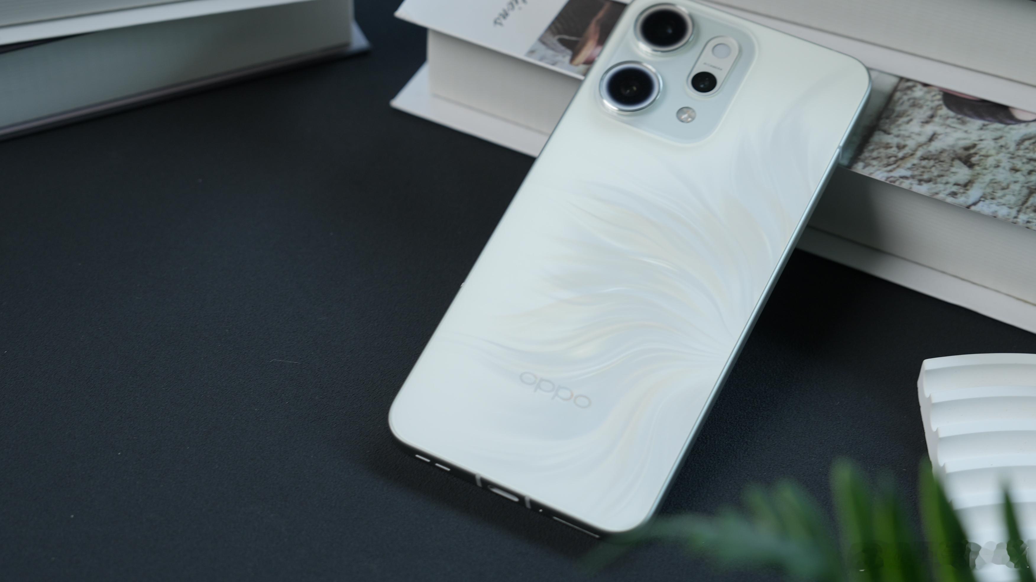 OPPO Reno14 Pro，人鱼姬你能在后盖中找到多少种颜色？[海王] ​​
