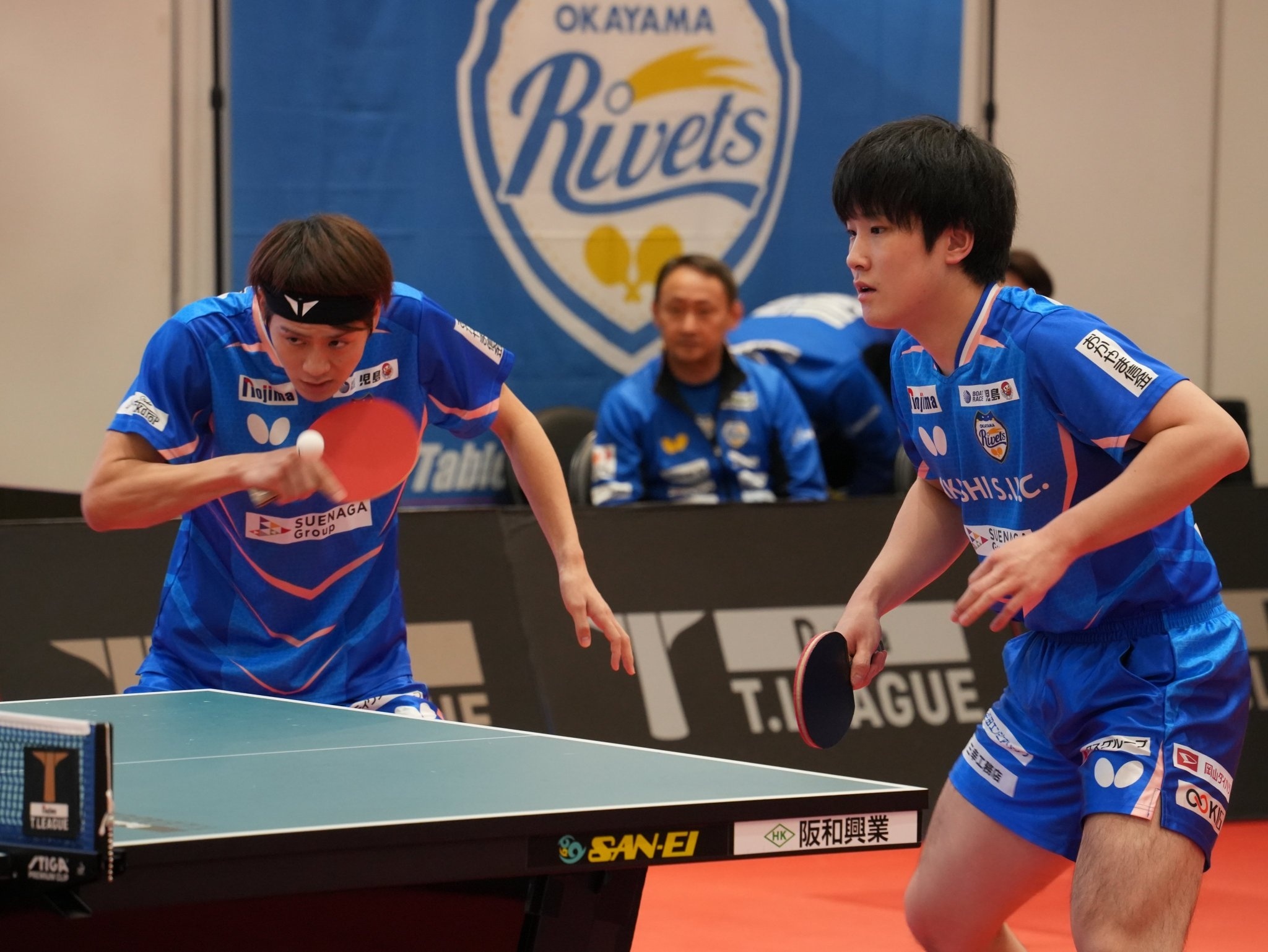 20251116尽管冈山Rivets的张本智和选手在本赛季首次参加的第一场双打比