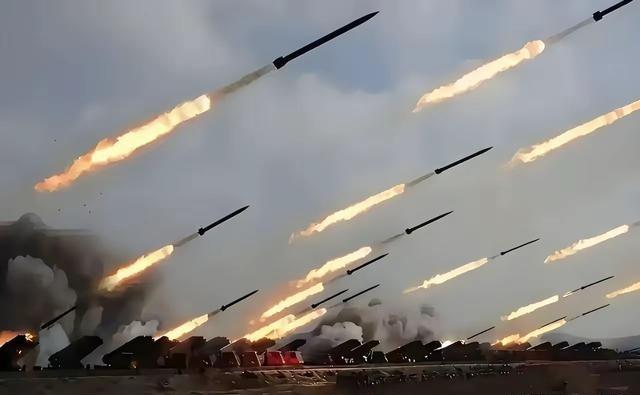 倘若如今爆发第三次世界大战，将会形成3大主要阵营。

现在国际形势这么紧张，一想