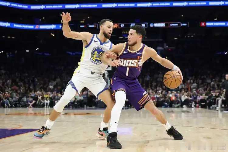北京时间12月19日，NBA常规赛勇士客场对阵太阳，勇士在下半场开局取得14分优