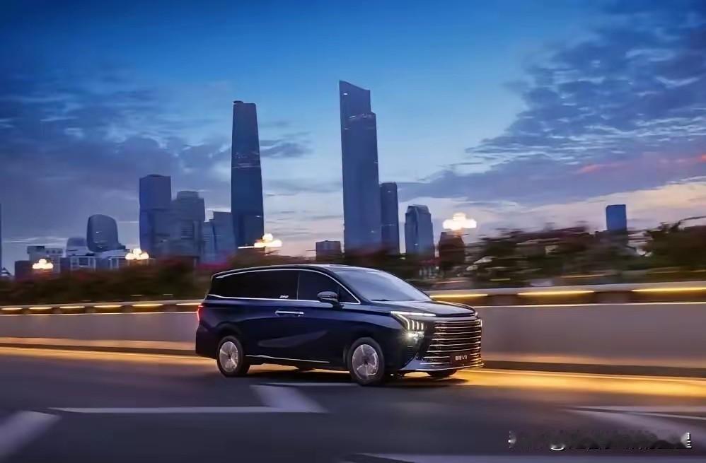 明年生活会迎来哪些新变化？三件大事或许值得期待。

据说，养老金差距有望进一步缩