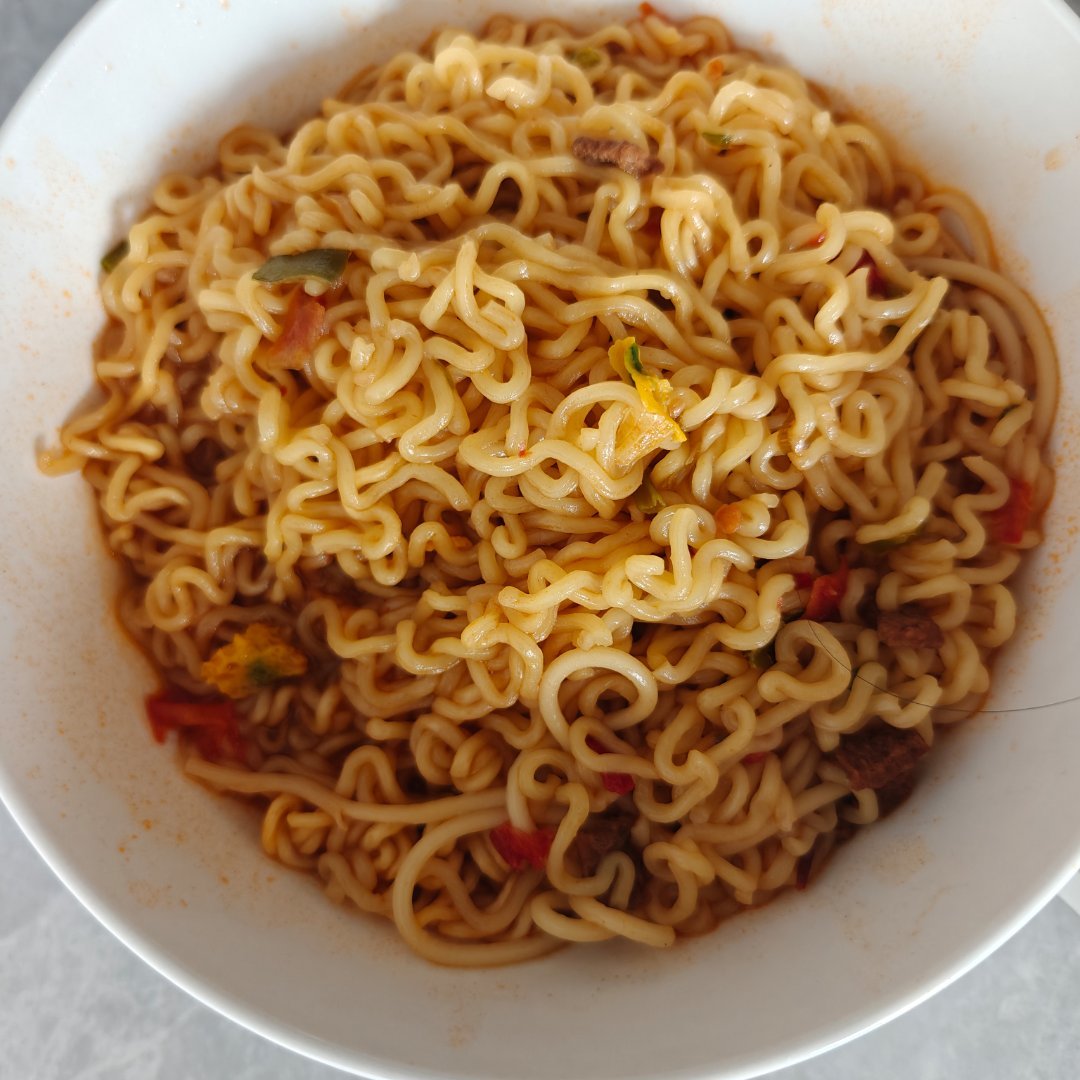 下班茴来儿子给我煮的面条🍜这样的好日子没有几天了过几天就要去学校了 ​​​