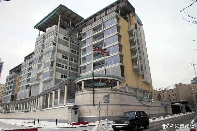 （半岛电视台）俄罗斯联邦安全局 (FSB) 以经济间谍罪名，命令一名英国外交官在