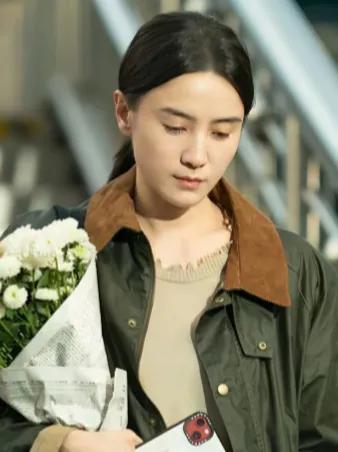 宋佳金鸡二封影后！赢惠英红闫妮，3 部作品 6 分引热议？
2025 年 11 