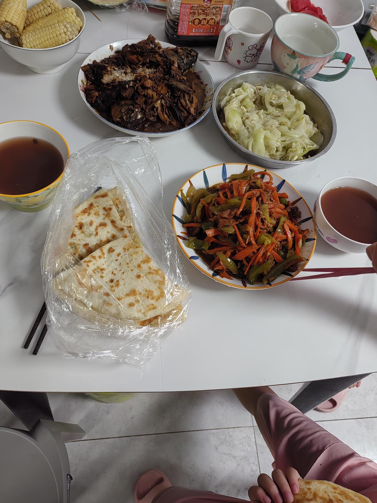 光带孩子清闲多了。因为奶奶我跟孩子们作息一致。每天十一点睡觉，睡到上午九点半到十
