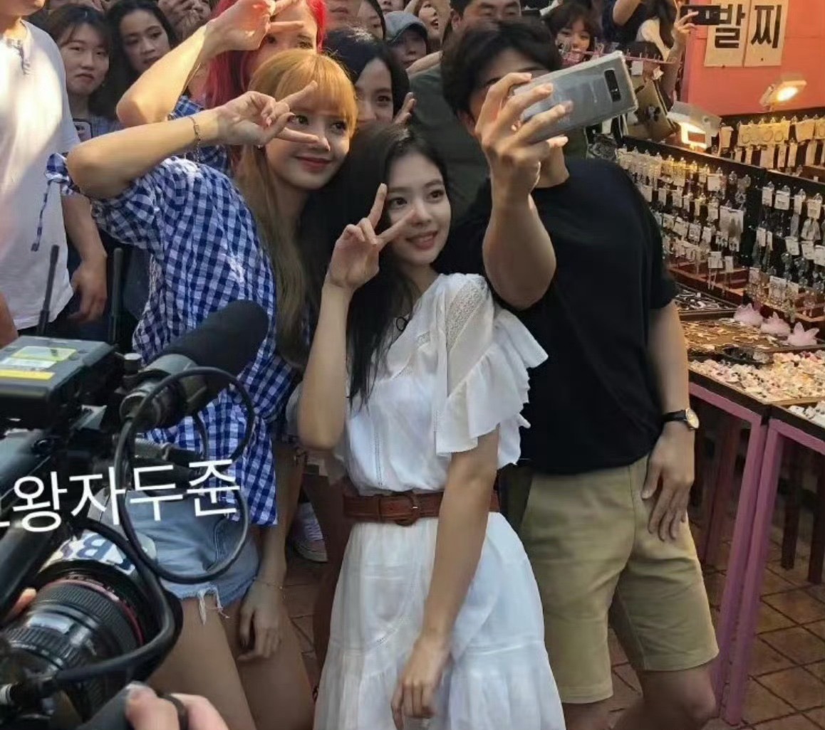 Jennie生图女王的称号绝对名副其实[爱慕] ​​​