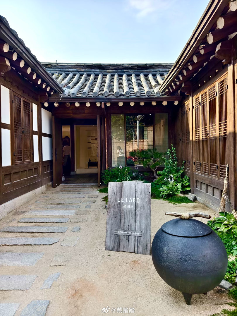 说是全韩国唯一的LE LABO CAFE韩国·汝矣岛汉江公园
