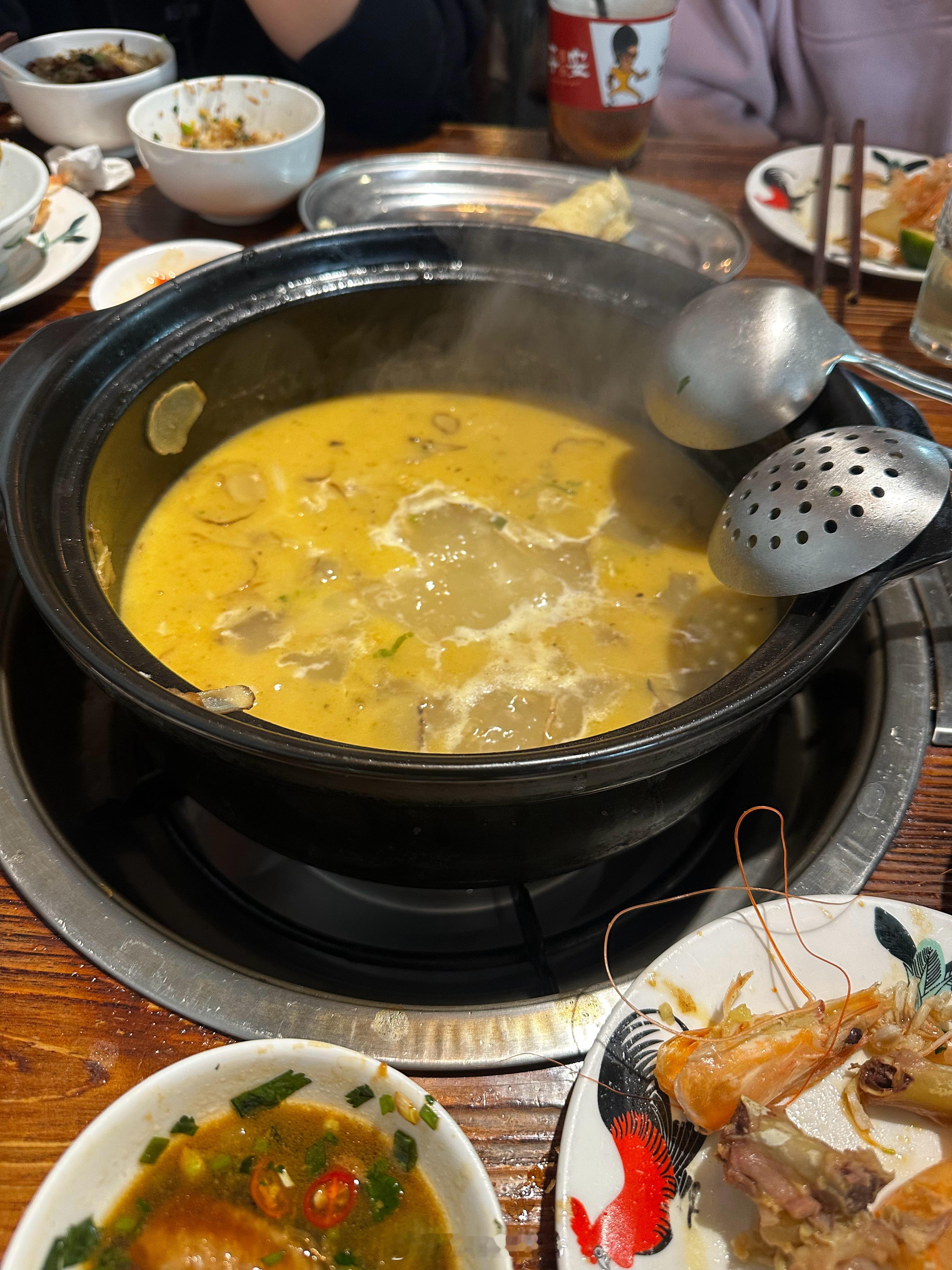 有人吃过这家吗？香疯了！但是好怕痛风啊 北京·表哥羊鸡火锅专门店