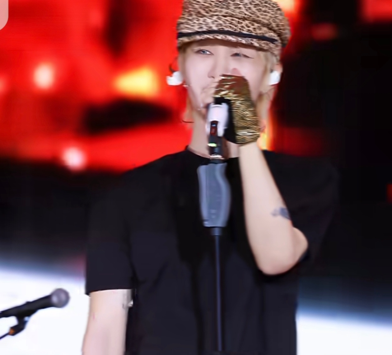 范丞丞太湖湾音乐节应援真有面儿范丞丞江苏体验卡排面拉满了国庆太湖湾热度好高，刷到