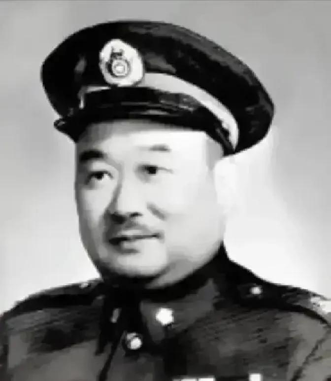1949年，刘峙领着一群姨太太逃到香港。此后，他过着吃喝玩乐，挥霍无度的日子。但